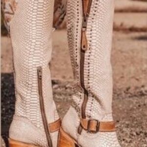 Freebird Carson White Snake